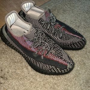Yeezy just like new . Authentic 🫶🔥🔥🔥